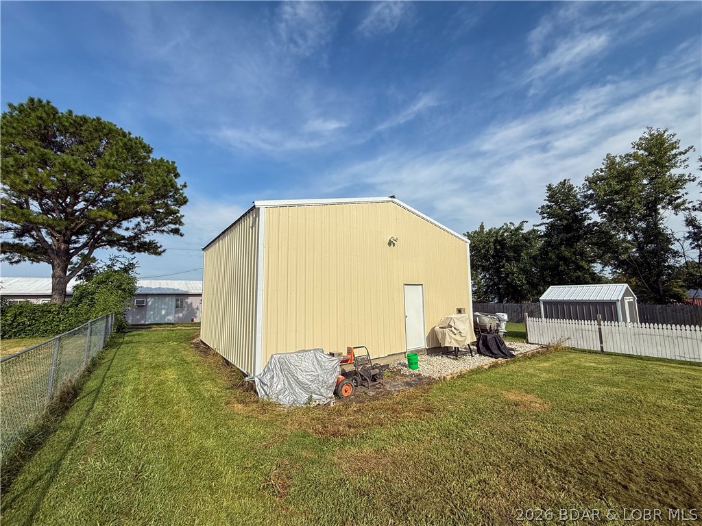 407 S Oak St Property Photo 28