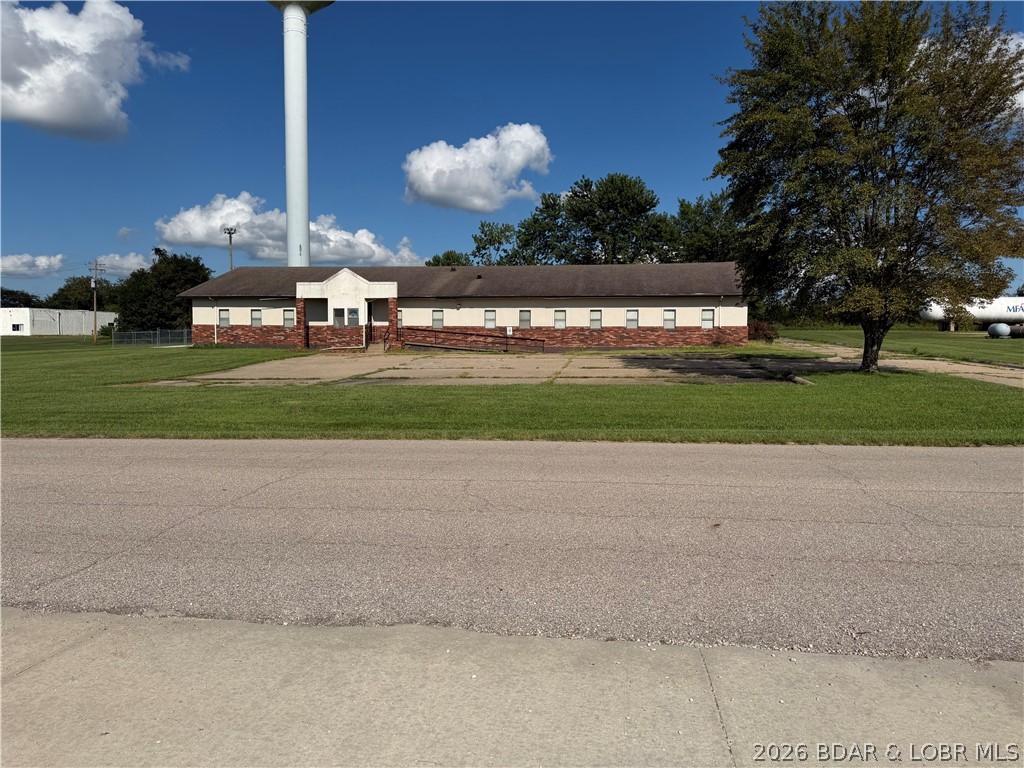 604 Industrial Park Drive Property Photo 12