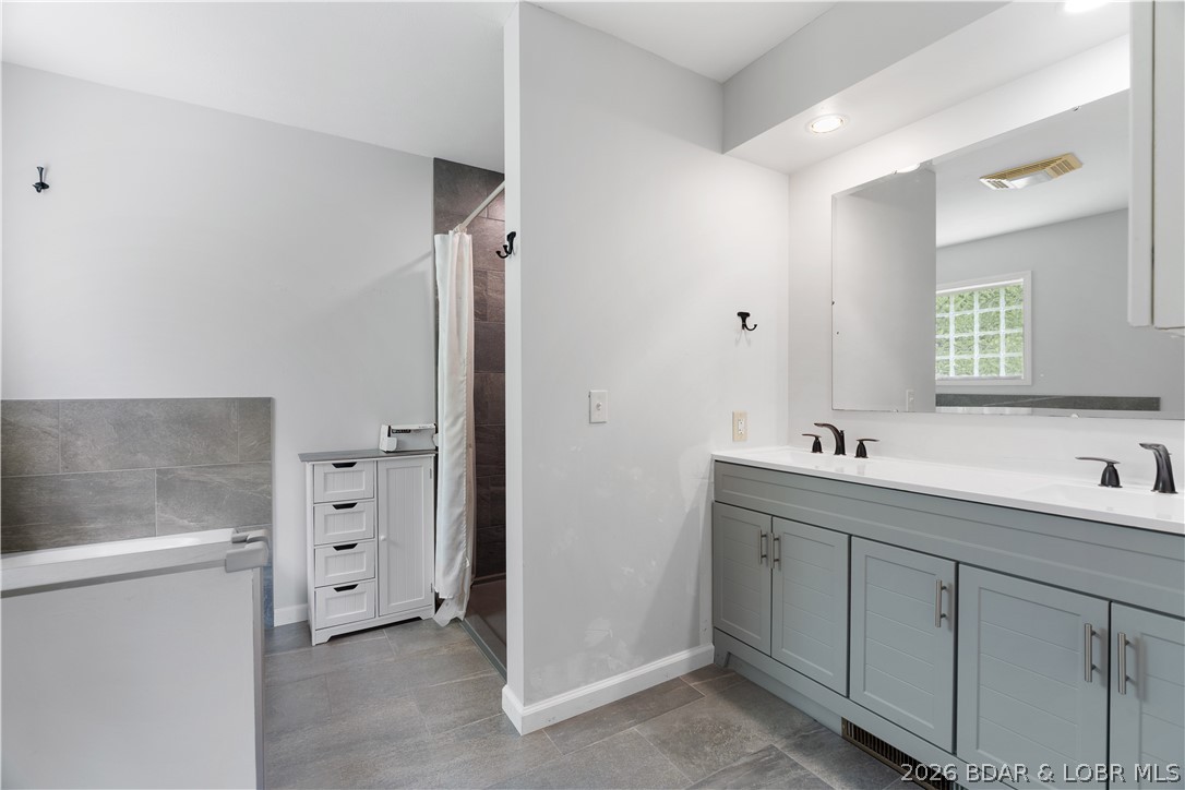 200 Keigan Drive Property Photo 24