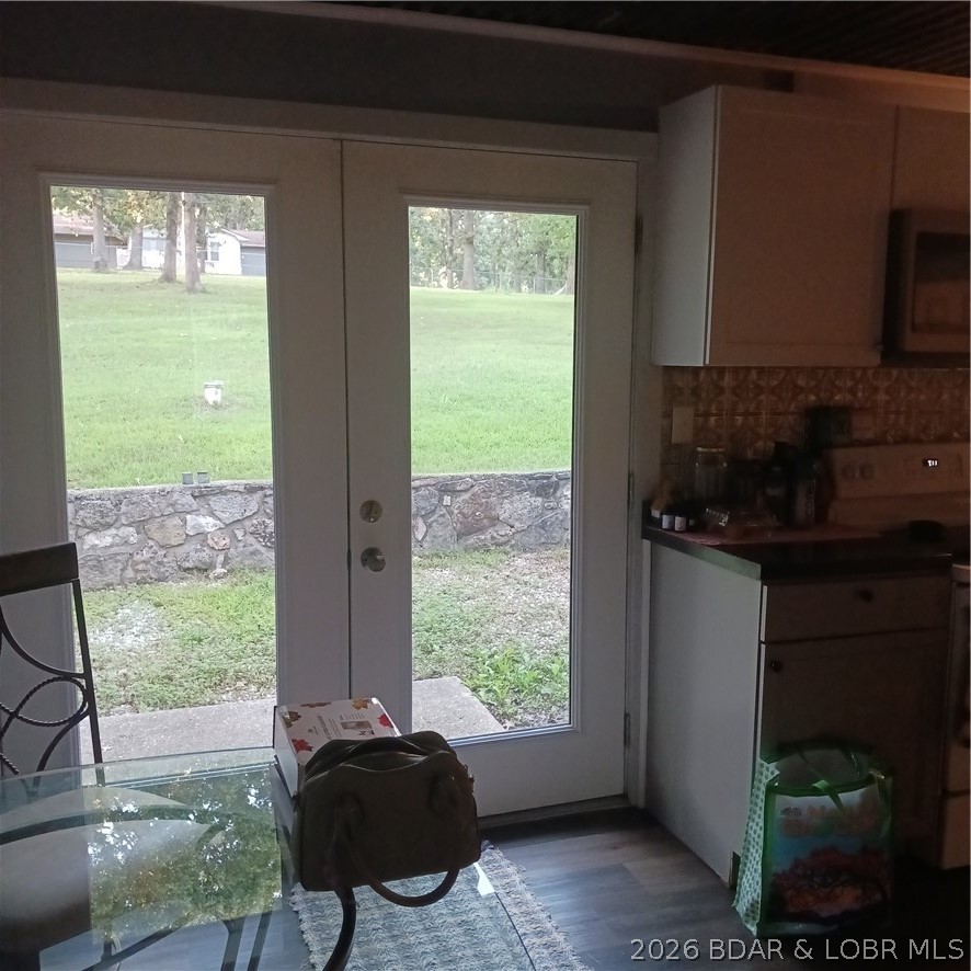 12831 Oak Leaf Drive Property Photo 18