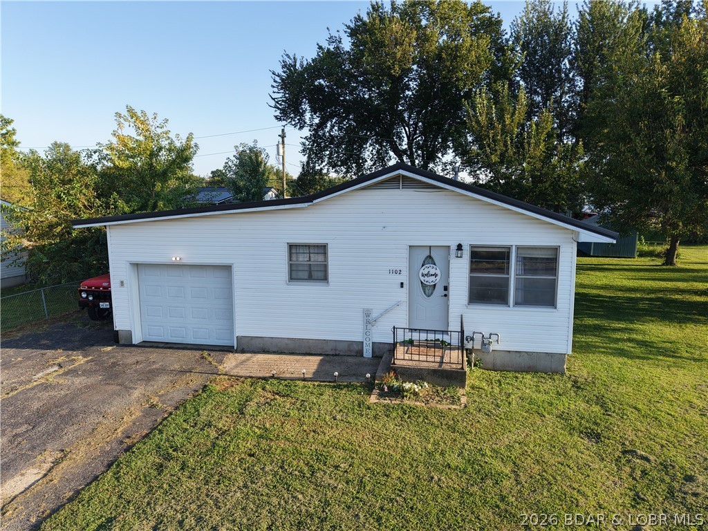 1102 Clay Street Property Photo 1