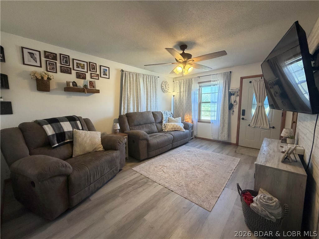 1102 Clay Street Property Photo 4