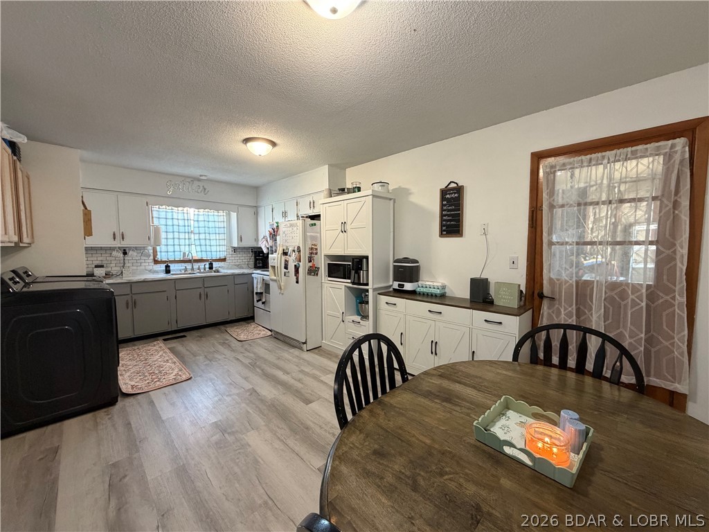 1102 Clay Street Property Photo 8