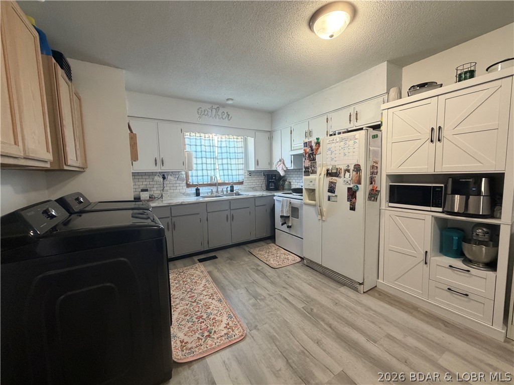 1102 Clay Street Property Photo 12
