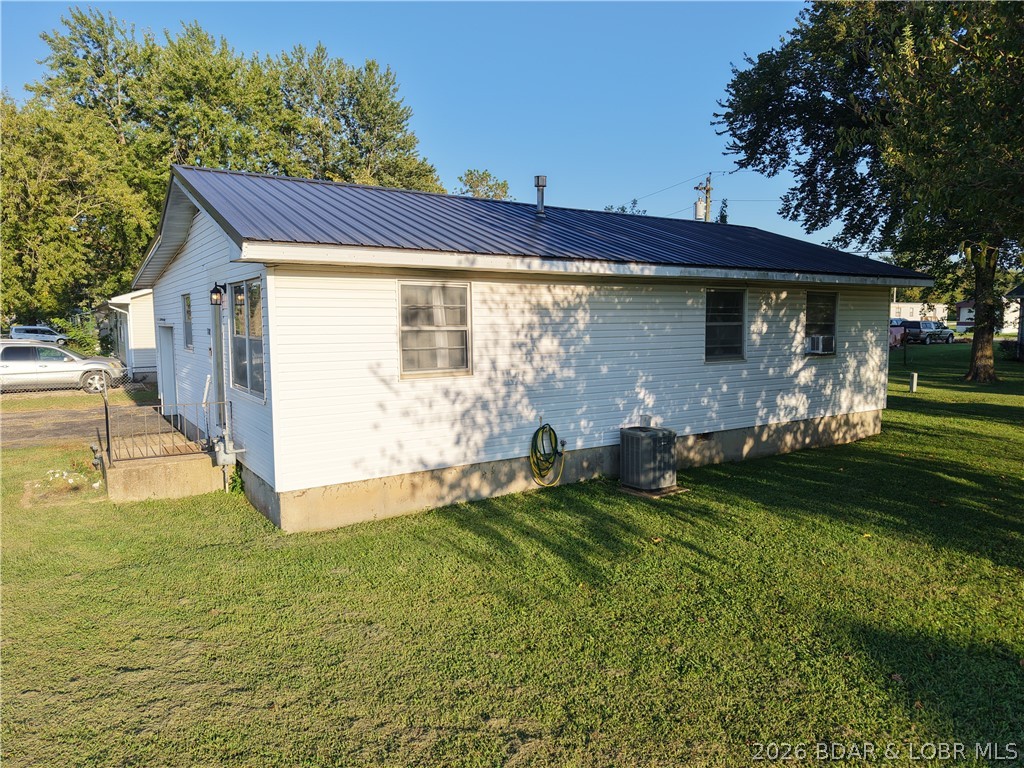 1102 Clay Street Property Photo 24