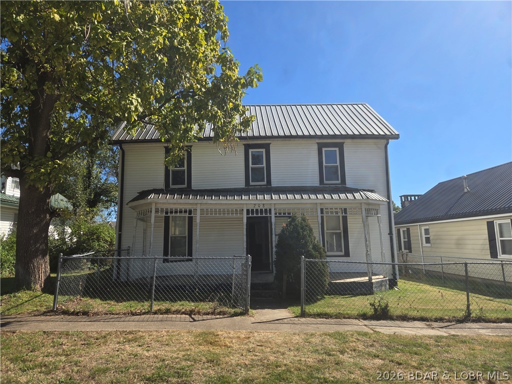 208 Main Property Photo 1