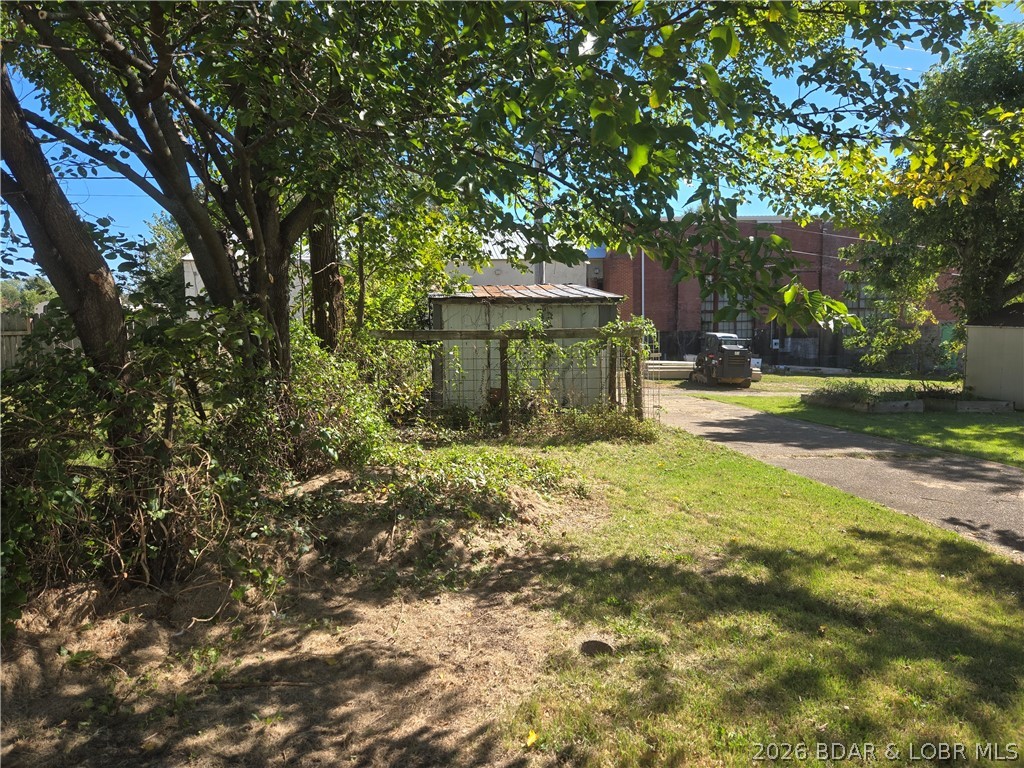 208 Main Property Photo 7