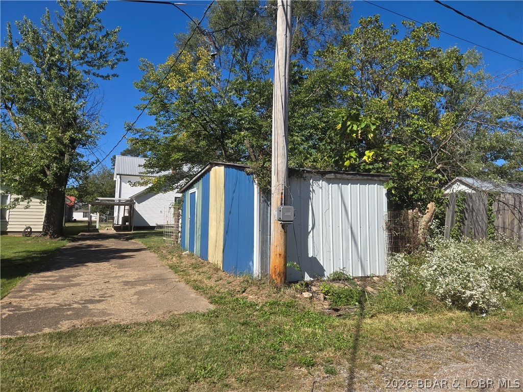 208 Main Property Photo 9