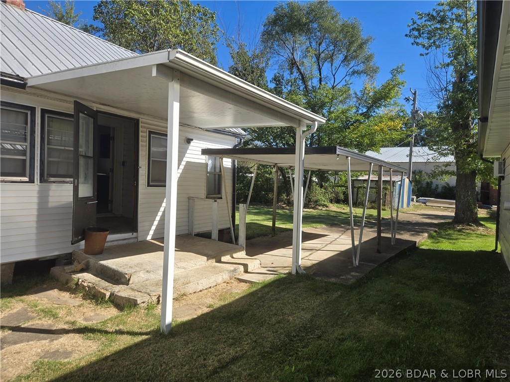 208 Main Property Photo 12