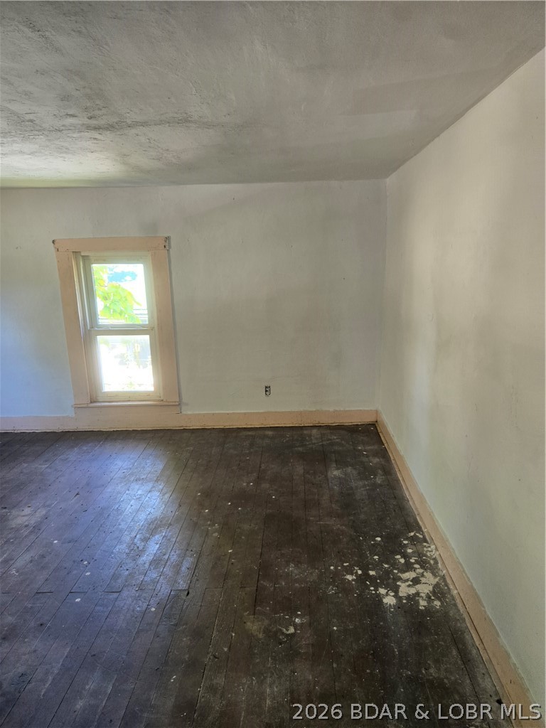 208 Main Property Photo 75