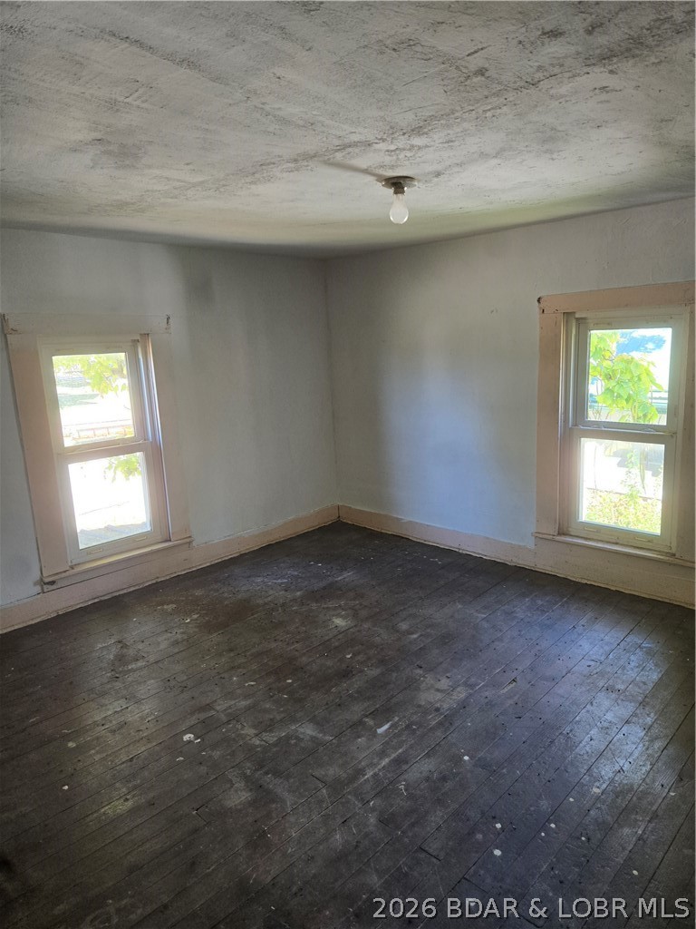 208 Main Property Photo 76