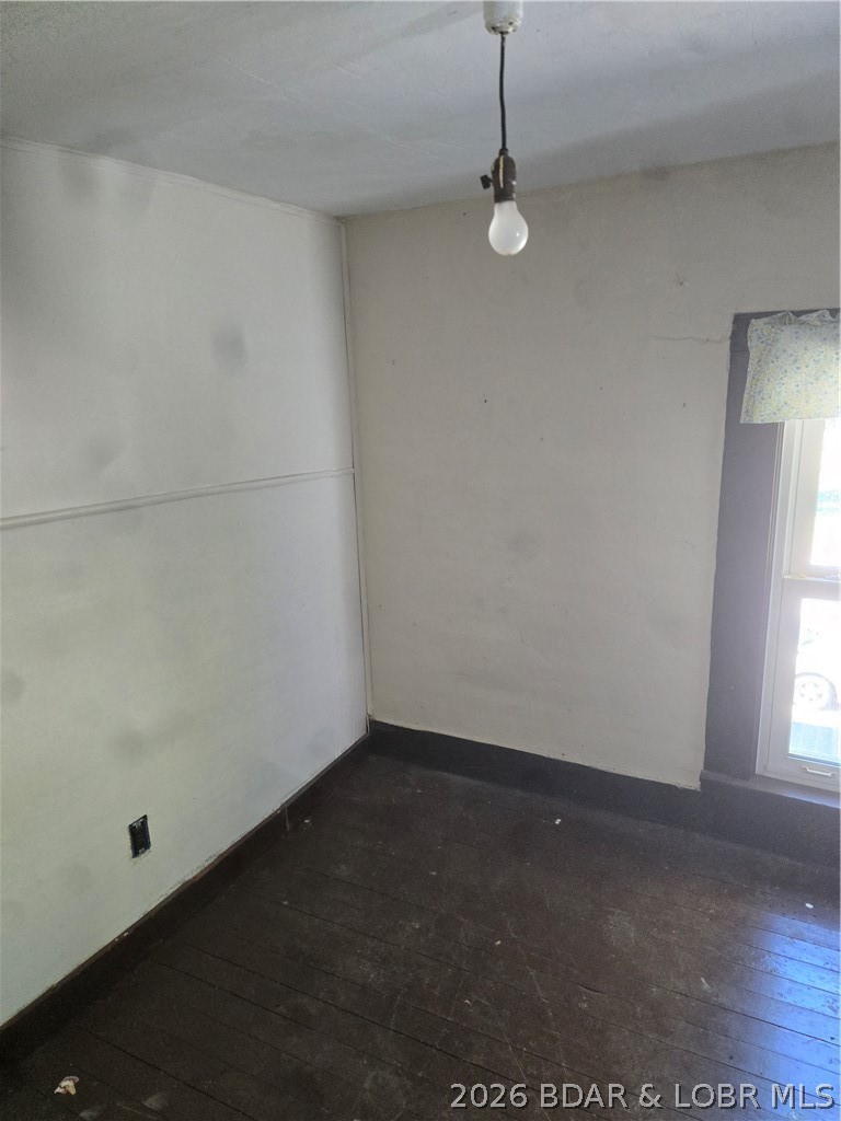 208 Main Property Photo 81