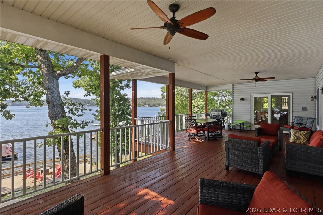 709 Swaying Oak Drive Property Photo 3
