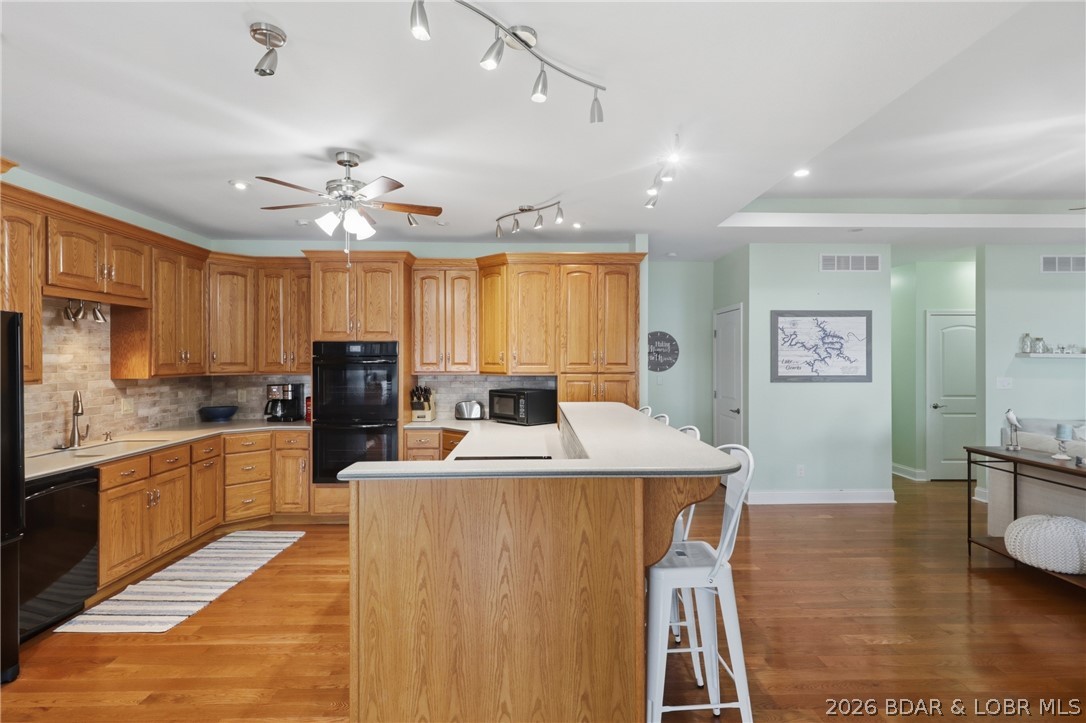 709 Swaying Oak Drive Property Photo 15