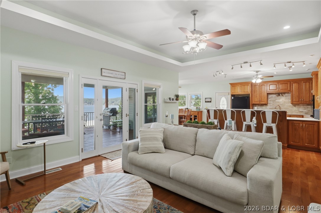 709 Swaying Oak Drive Property Photo 19