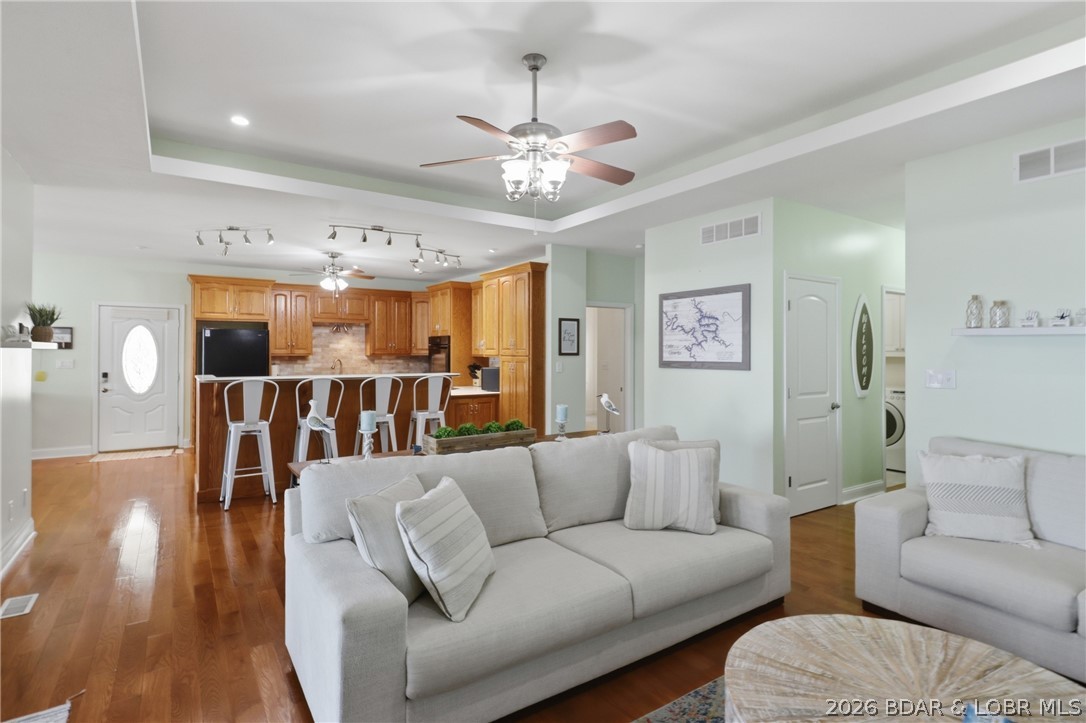 709 Swaying Oak Drive Property Photo 20