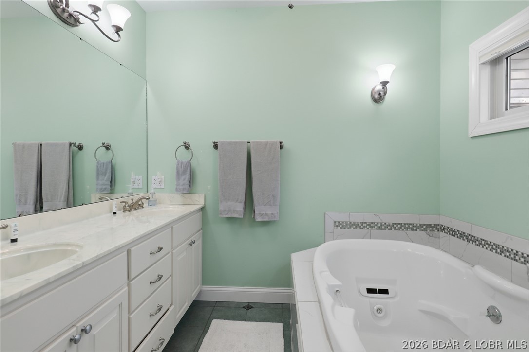 709 Swaying Oak Drive Property Photo 27