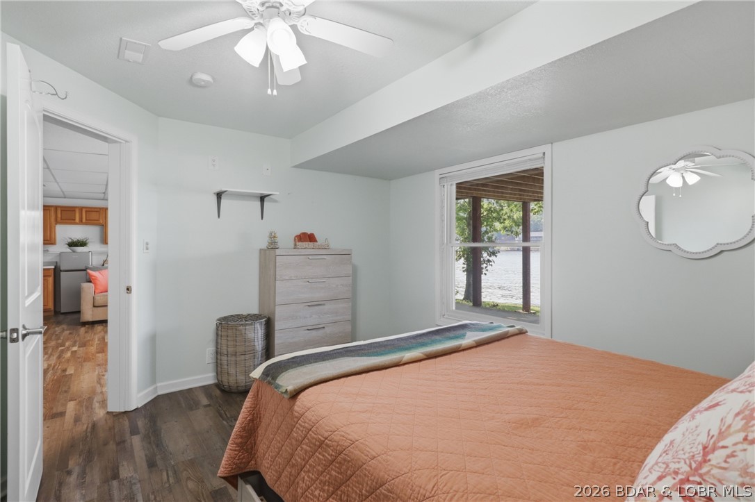 709 Swaying Oak Drive Property Photo 34