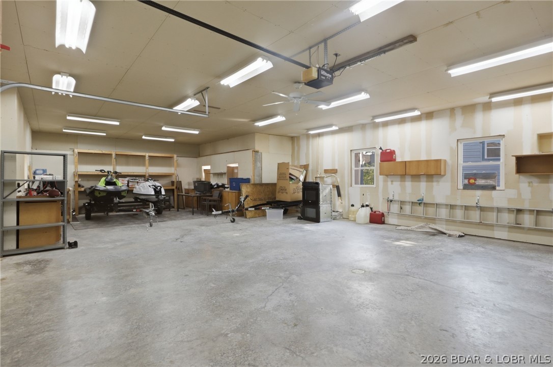 709 Swaying Oak Drive Property Photo 36