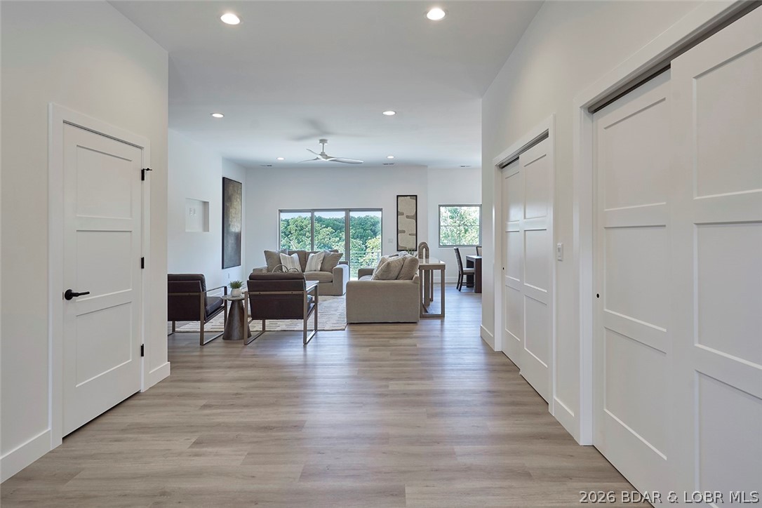 5543 Deephaven Lane Property Photo 3