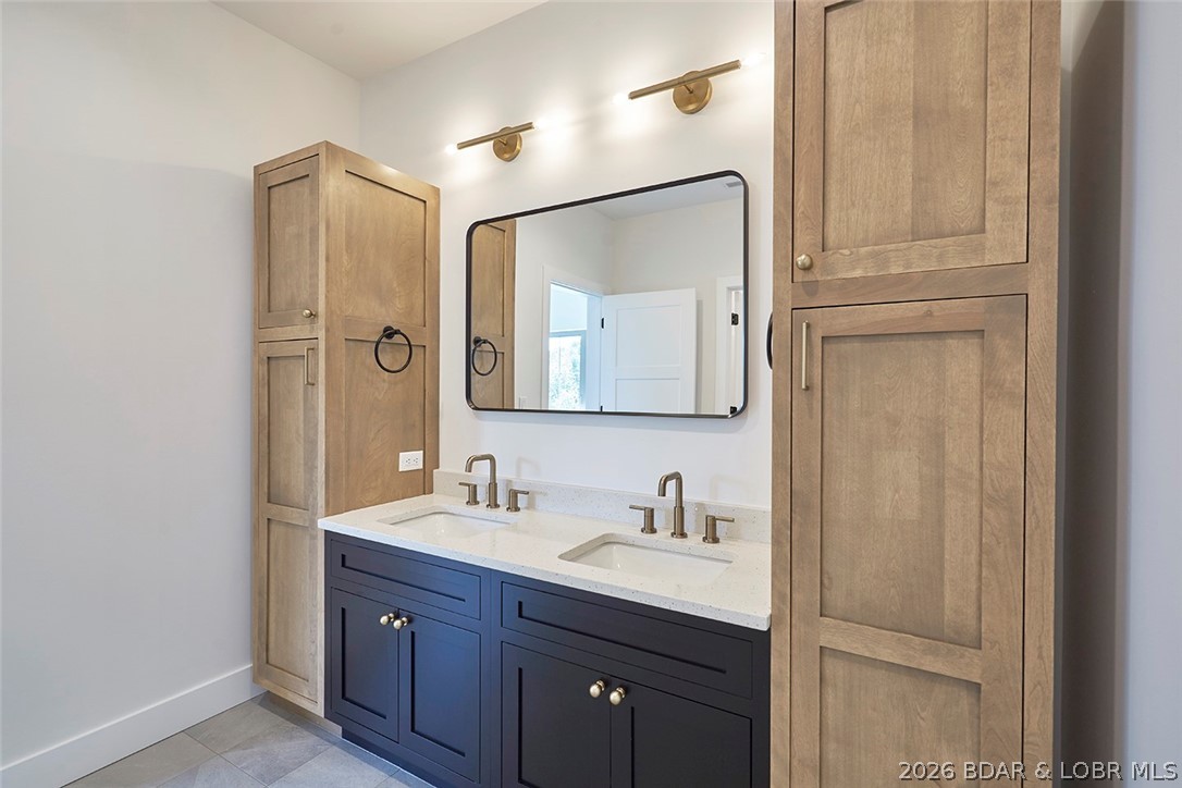 5543 Deephaven Lane Property Photo 34