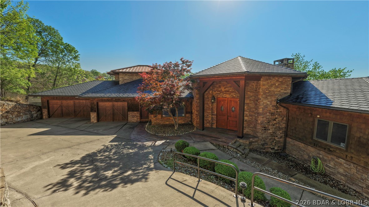 864 Eagle Drive Property Photo 4