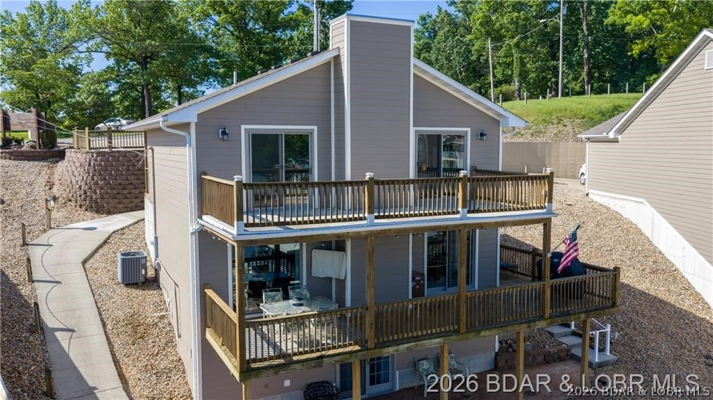 305 Thornsberry Road N Property Photo 1