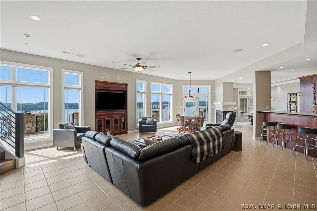 1104 Beacon Pointe Circle Property Photo 36