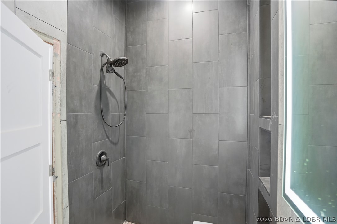 1104 Beacon Pointe Circle Property Photo 68