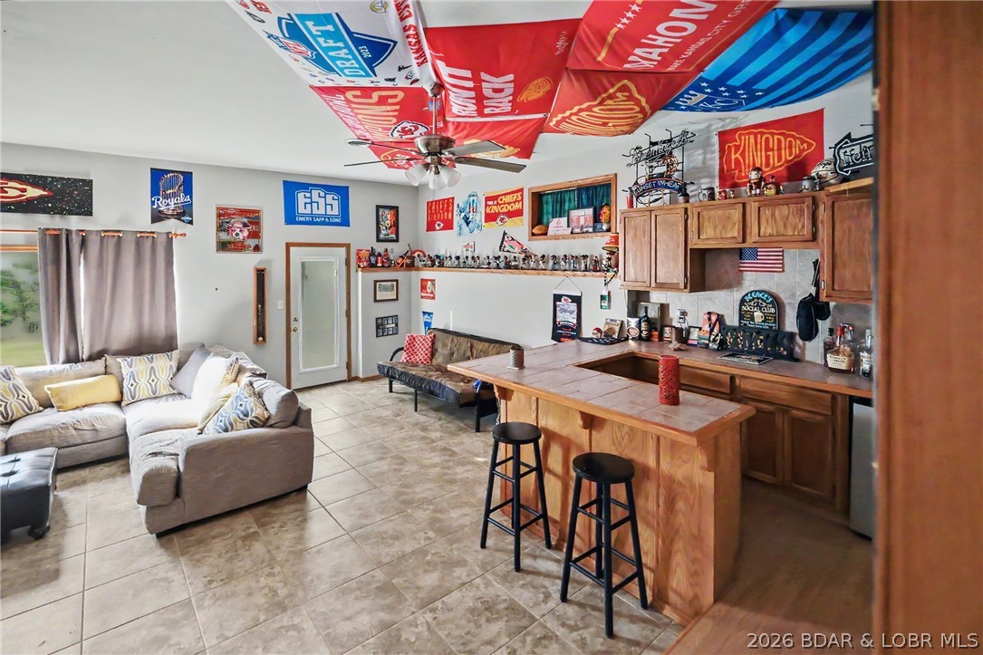 25211 Waterview Lane Property Photo 4
