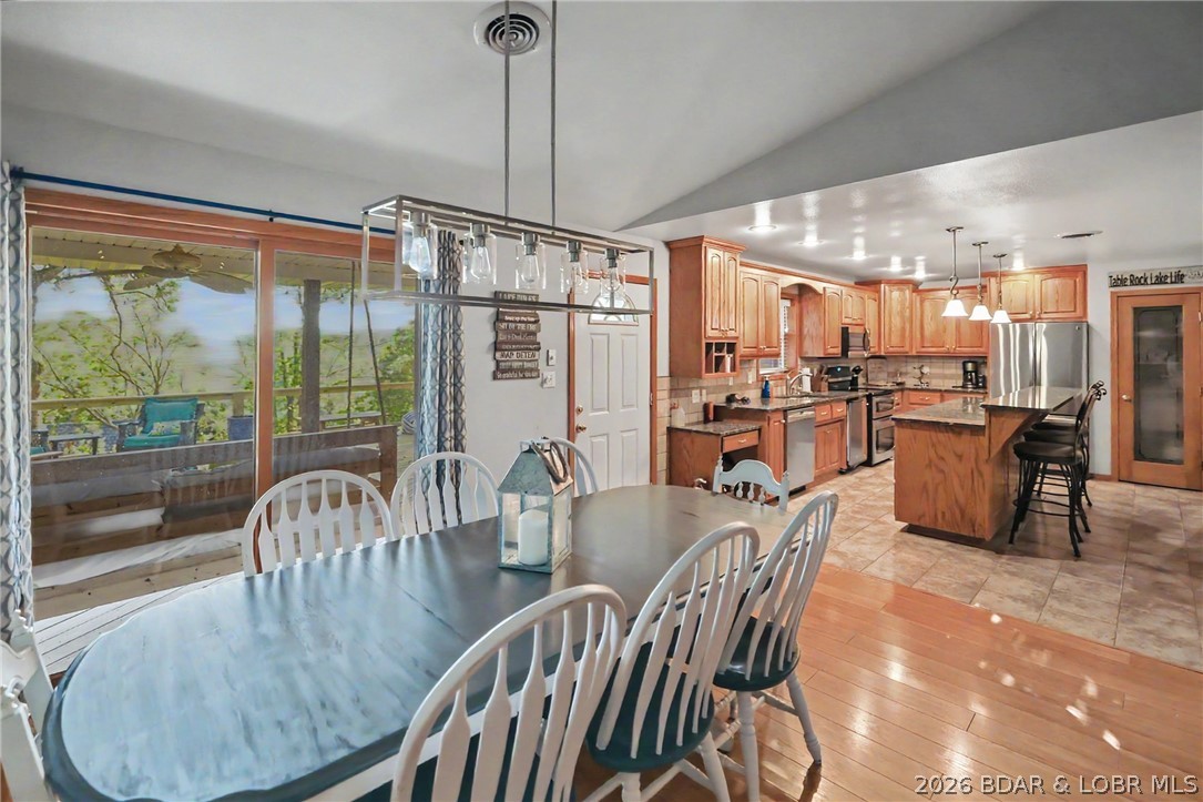25211 Waterview Lane Property Photo 25
