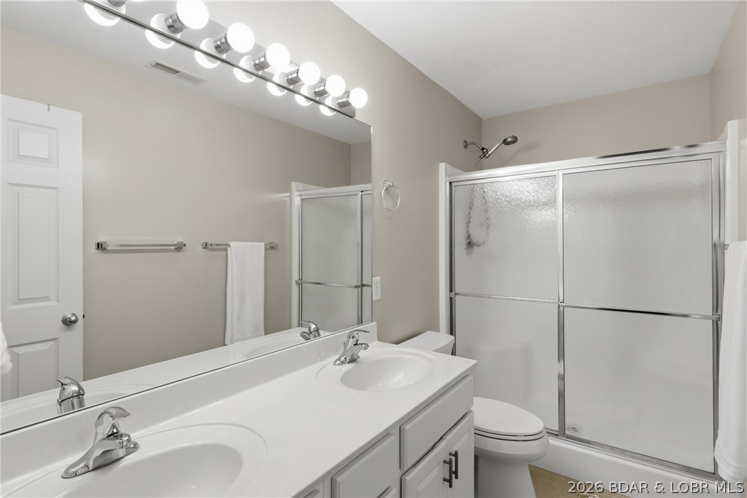 770 Pershing Drive 5a Property Photo 15