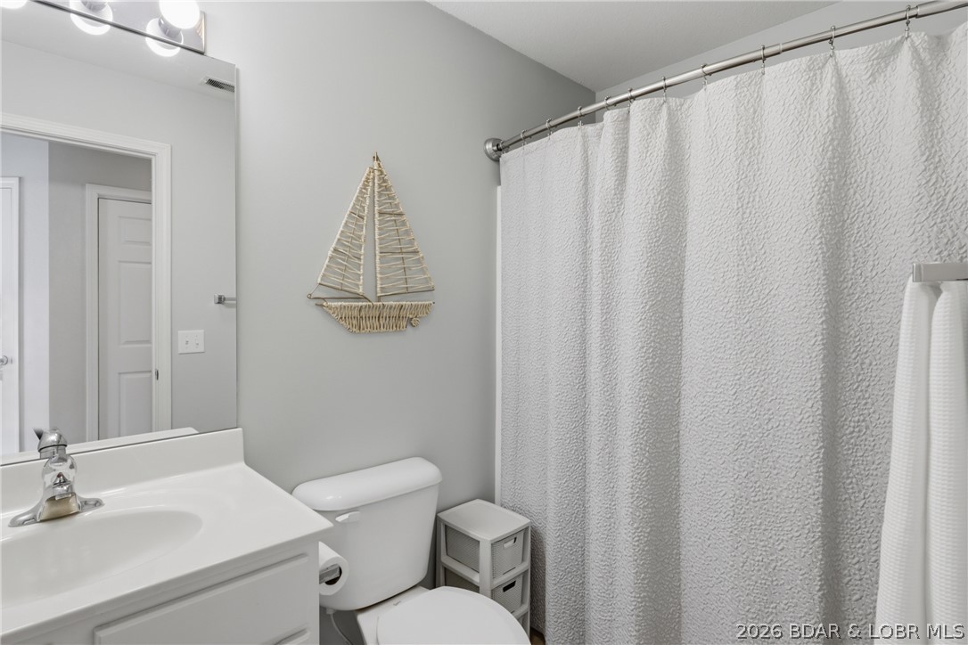770 Pershing Drive 5a Property Photo 16