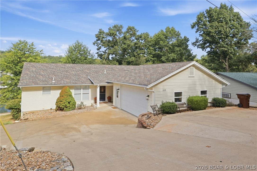 209 Hickory Grove Drive Property Photo 1