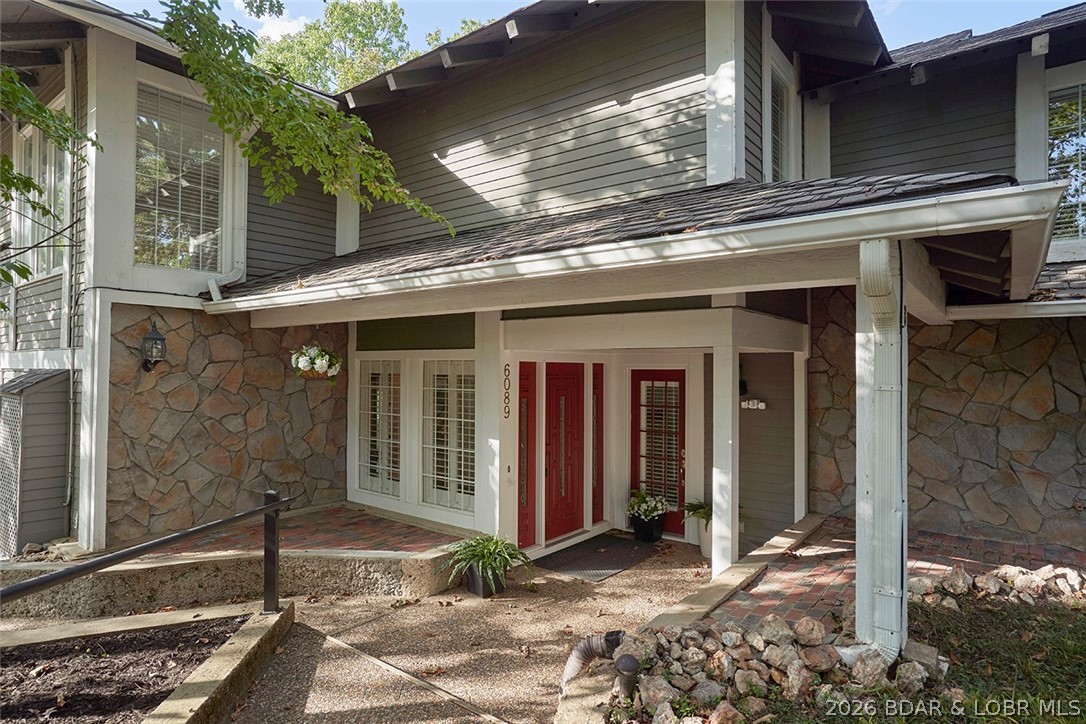 6089 Oak Creek Drive Property Photo 1