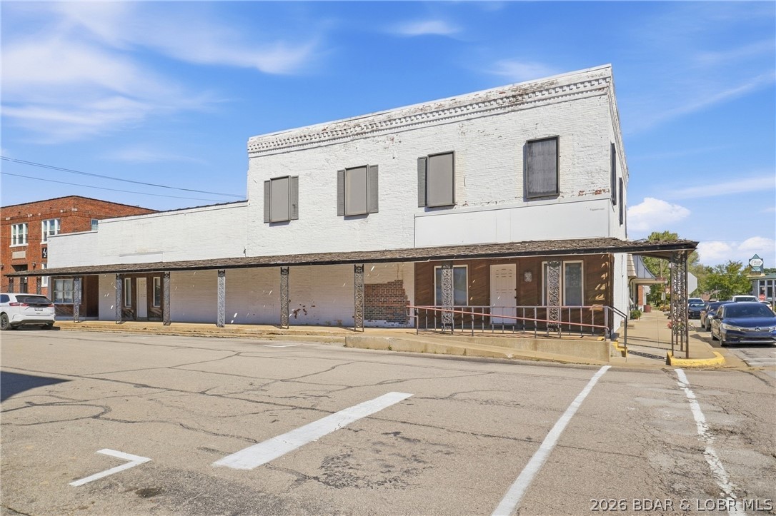 205 1st Street Property Photo 1