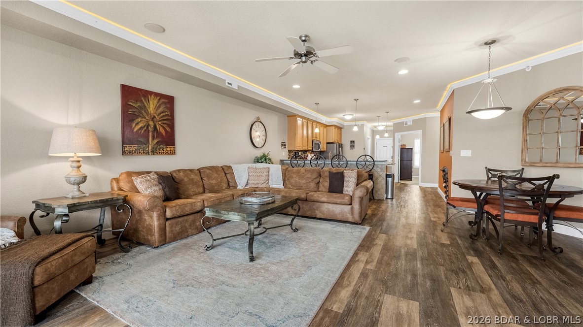 1200 Lands End Parkway 423 Property Photo 1
