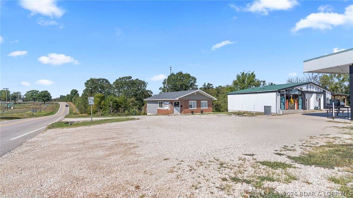 900 Hwy 42 Property Photo 2