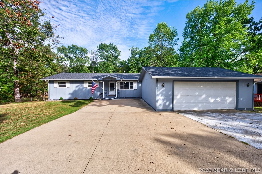 212 Shadetree Drive Property Photo 1
