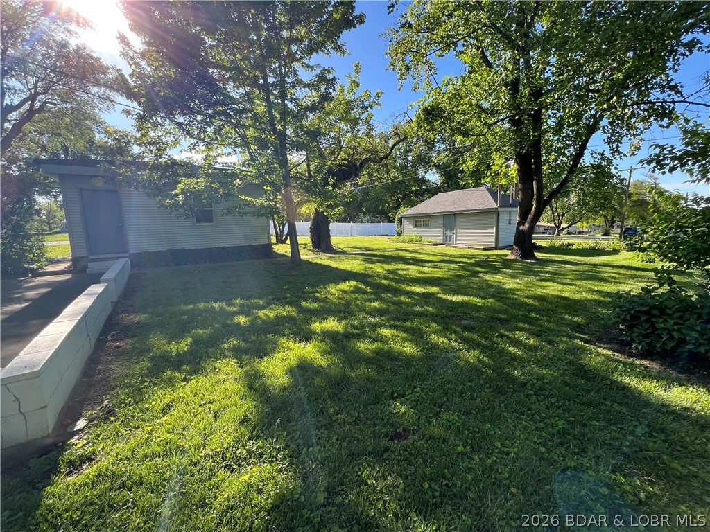 601 E Newton Street Property Photo 59