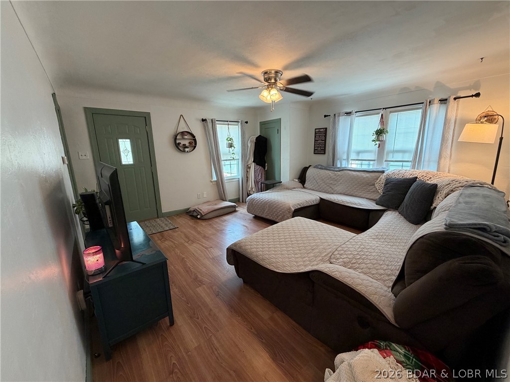 802 E 7th Street Property Photo 3