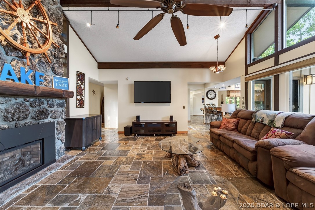 109 Hawk Circle Property Photo 10