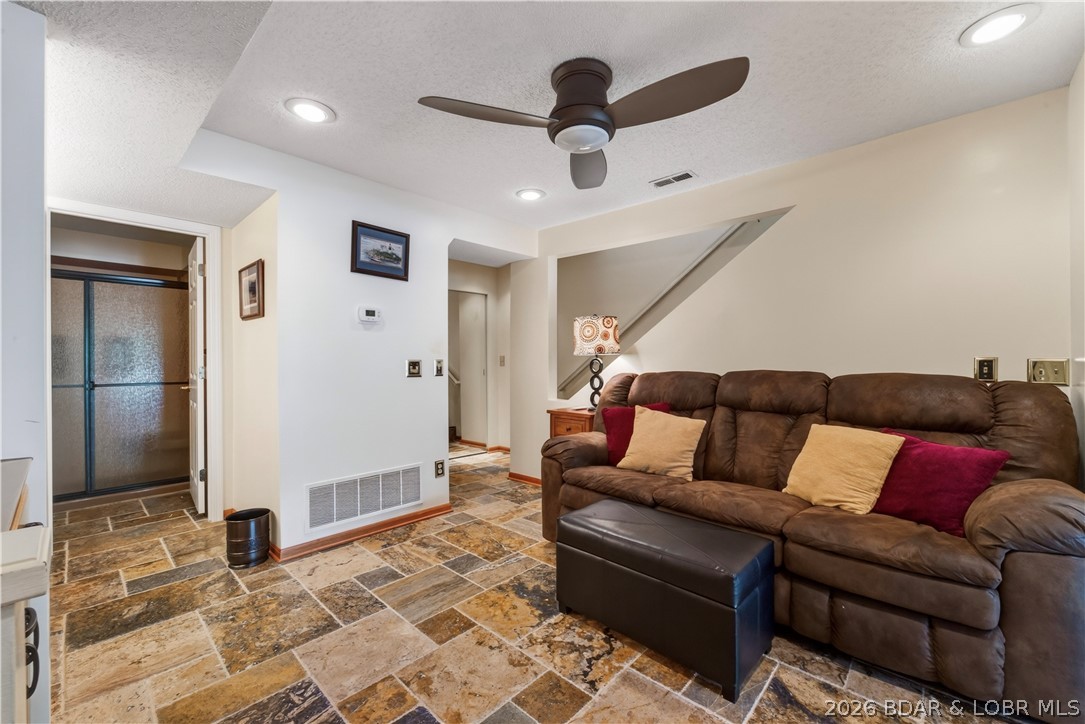 109 Hawk Circle Property Photo 37