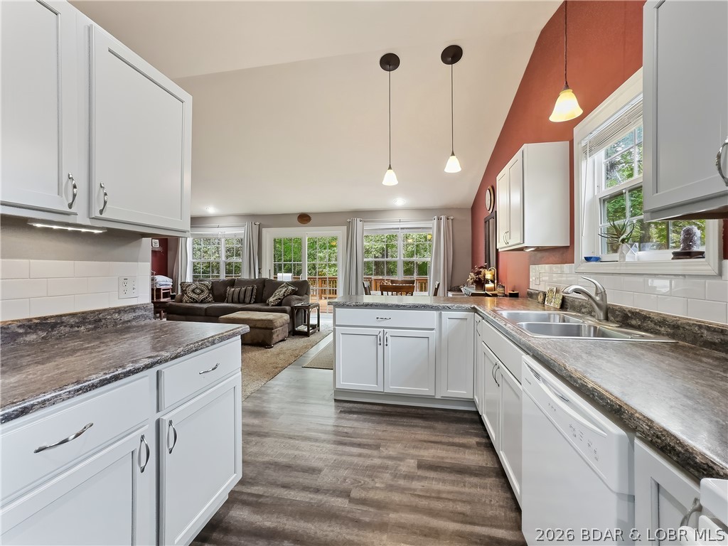 697 Panoramic Drive Property Photo 12