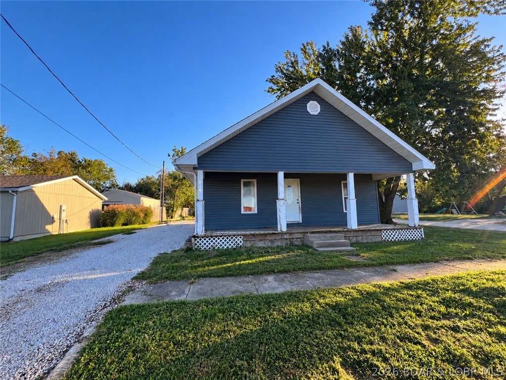 616 E 8th Street