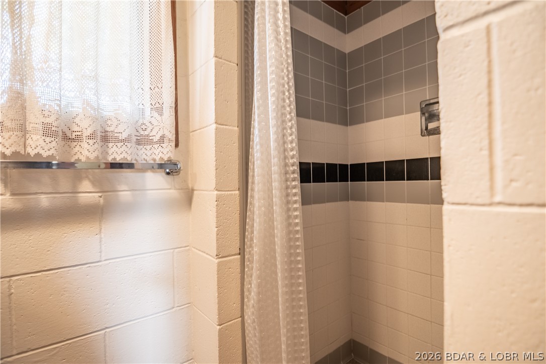 183 Windy Cove Lane Property Photo 31