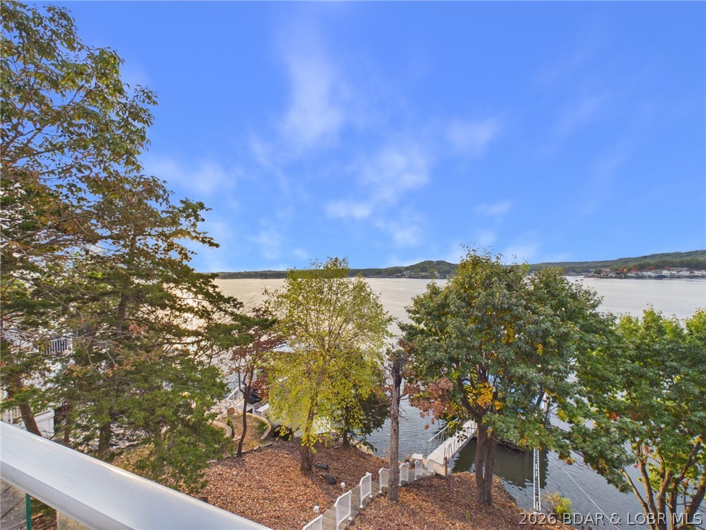 576 Palisades Drive Property Photo 1