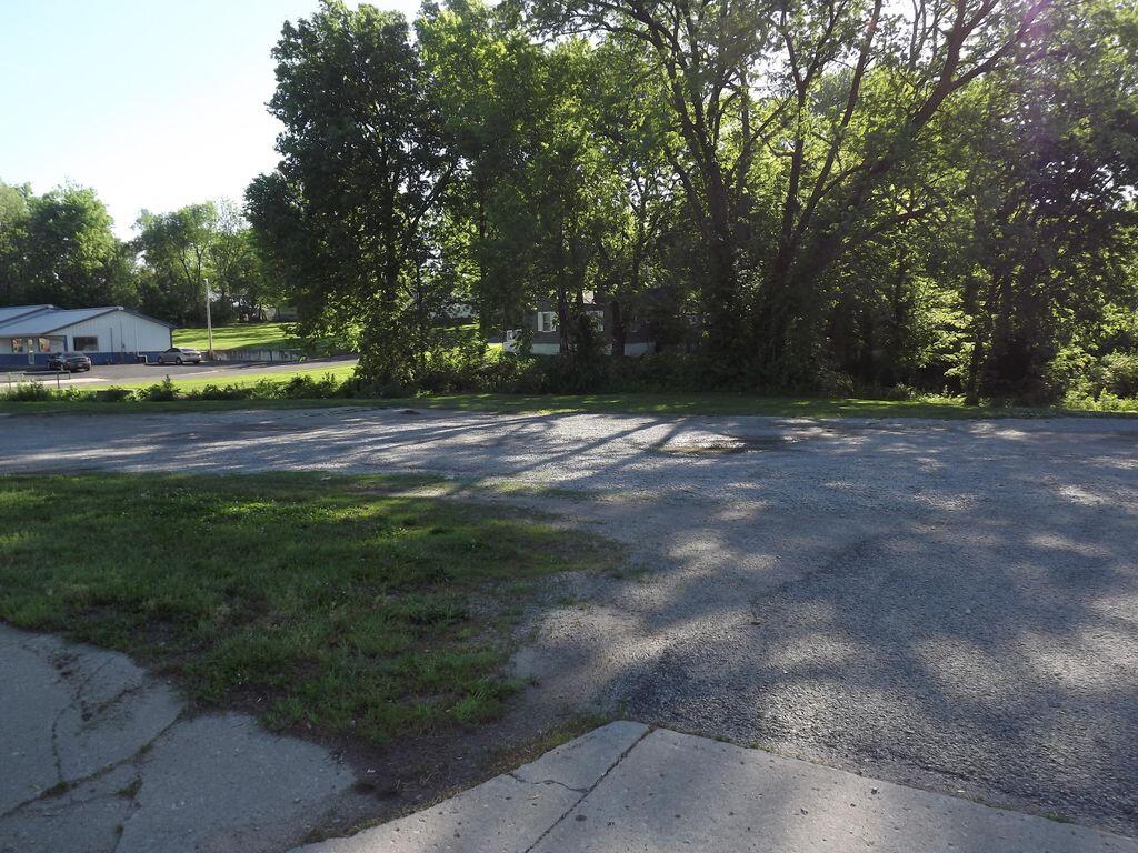 1104 Odell Ave Property Photo 2