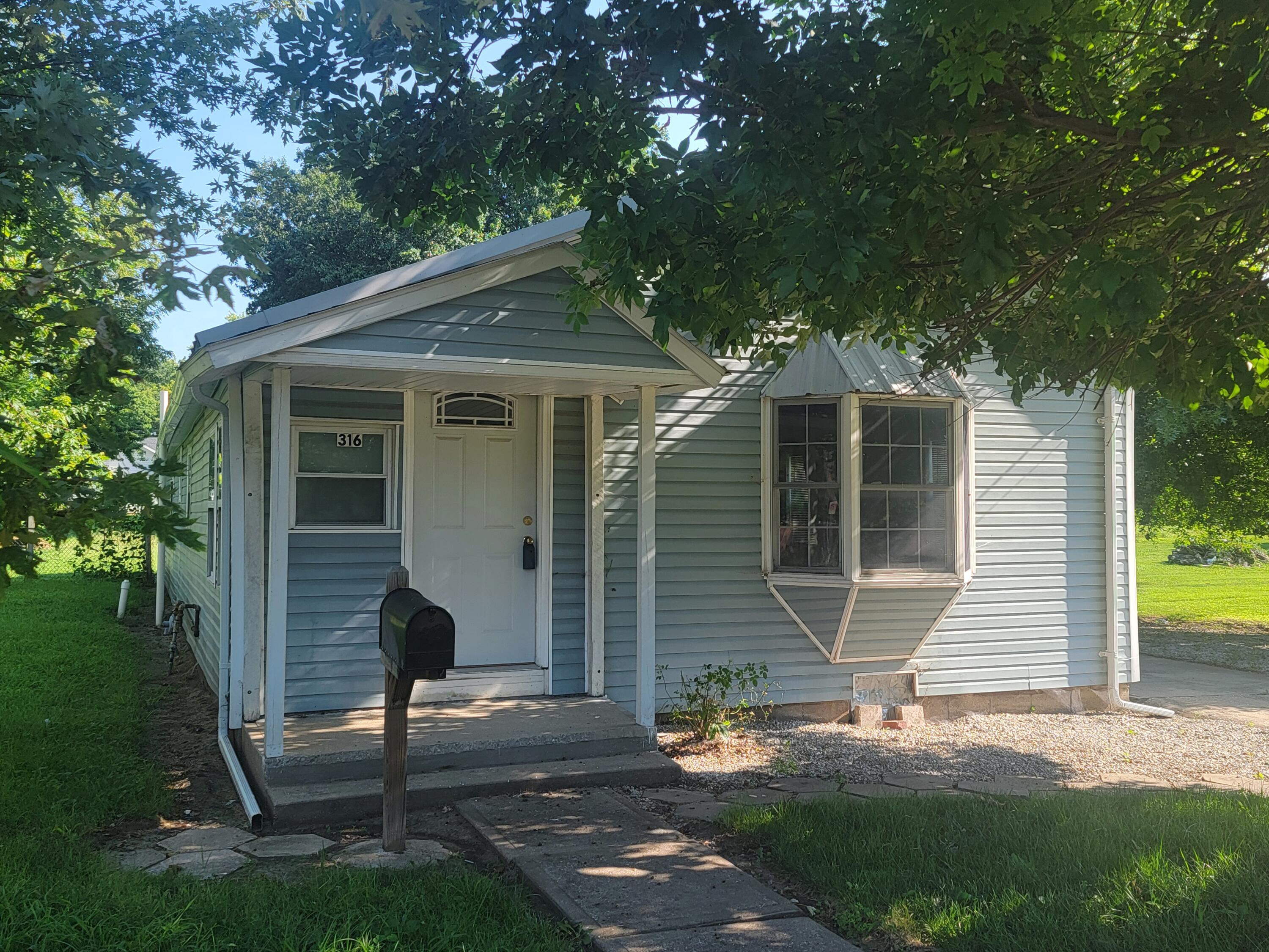 316 Summit St Property Photo 1