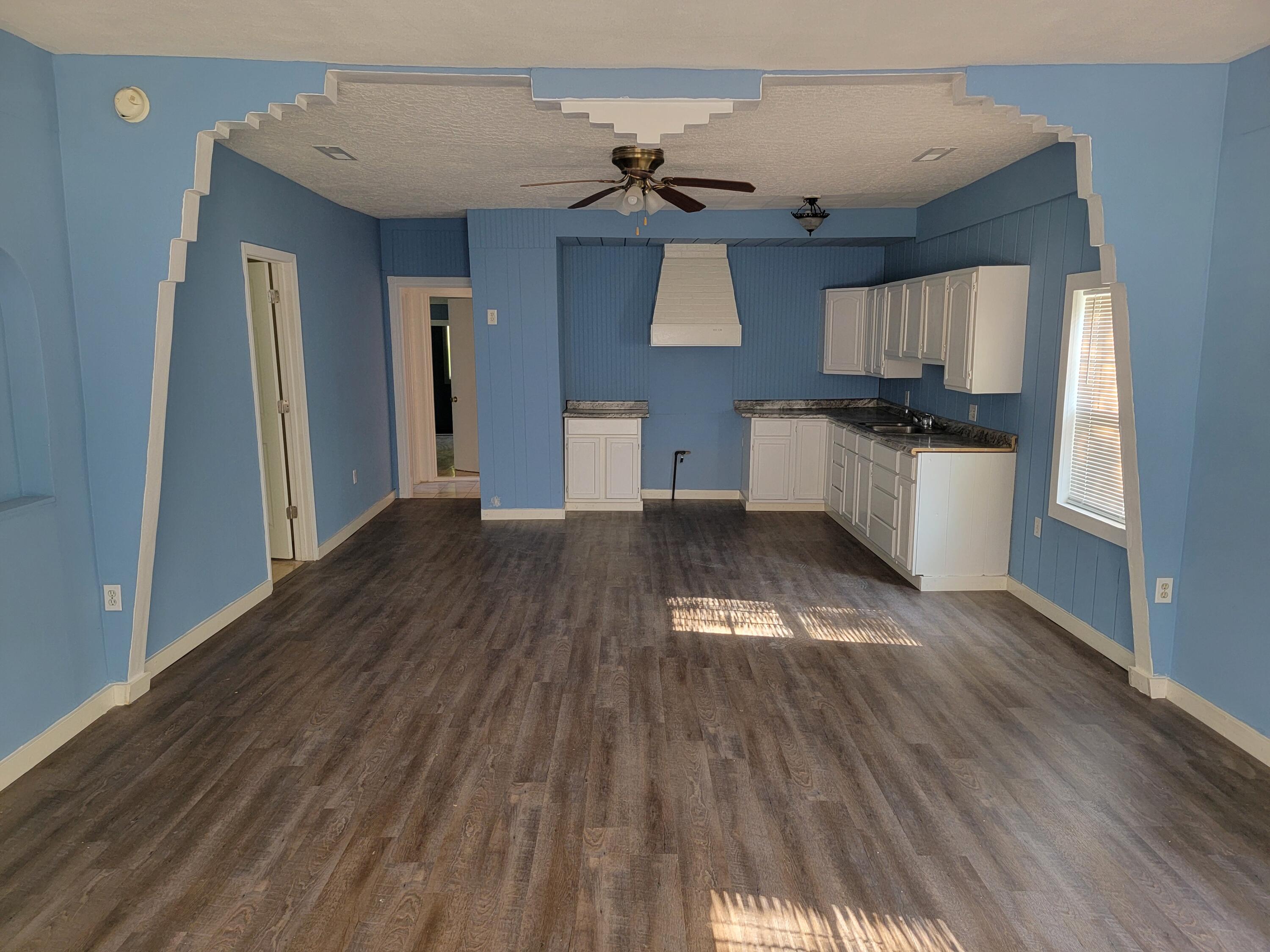 316 Summit St Property Photo 6